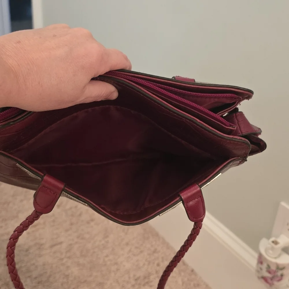 Bueno Red Western Style Handbag, Multiple Compartments (1206) - Picture 9 of 11